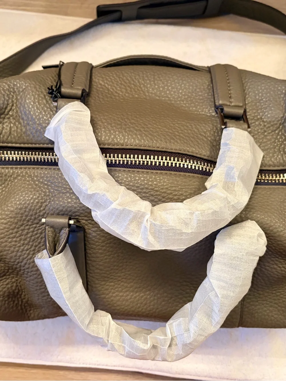 New w tag - uri  minkoff Leather duffle bag leather grey